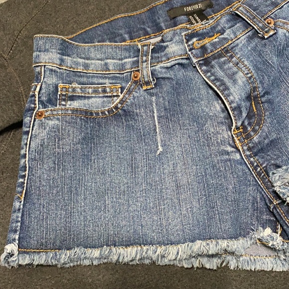 Forever 21 Jean shorts - Picture 4 of 5